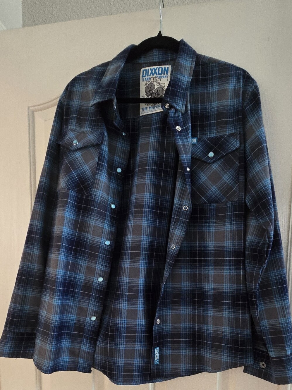 DIXXON The Maverock Womens Black and Blue Plaid Button-Down Shirt